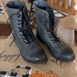 Etc! High ankle boots